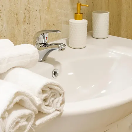 Moderno E Luminoso 400m Dalla Stazione 1a *