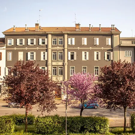 Moderno E Luminoso 400m Dalla Stazione 1a Apartman