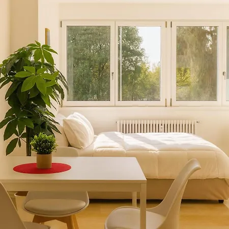 Moderno E Luminoso 400m Dalla Stazione 1a Apartman *